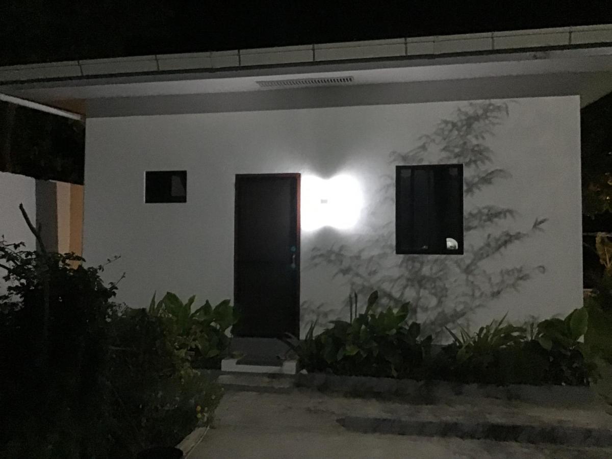Bamboobeachvilla1 Ac New Oceanfront Pool Sunsetview Garden Kitchen Satellite Starlink Wi-Fi Dimiao المظهر الخارجي الصورة