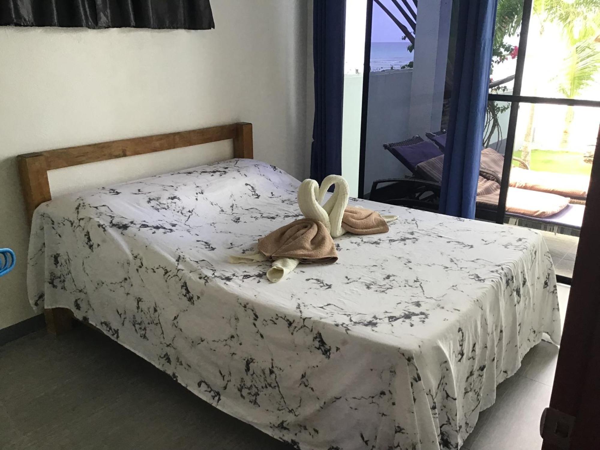 Bamboobeachvilla1 Ac New Oceanfront Pool Sunsetview Garden Kitchen Satellite Starlink Wi-Fi Dimiao المظهر الخارجي الصورة